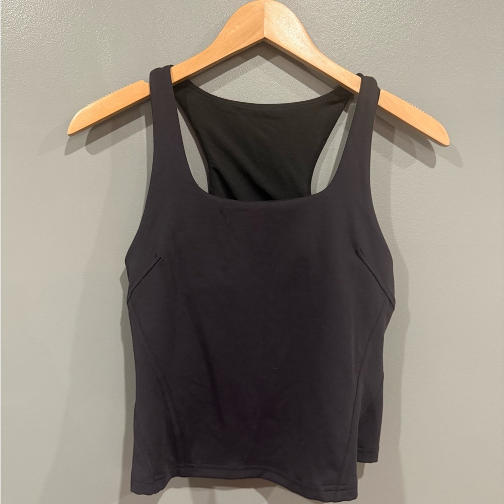*PRE-OWNED* lululemon Women's Size 6 "InStill" Tank